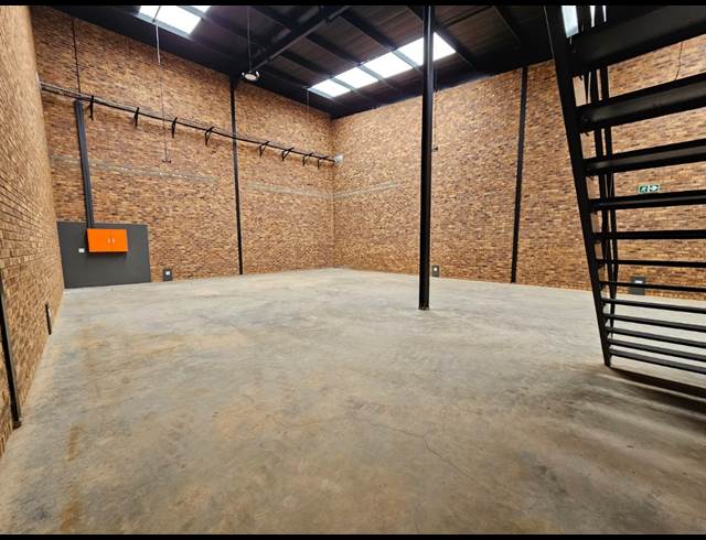 279M² FACTORY TO LET IN ANDERBOLT