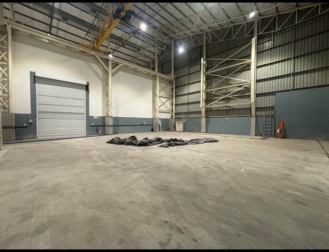 1,808M² WAREHOUSE TO LET IN BLACKHEATH INDUSTRIAL