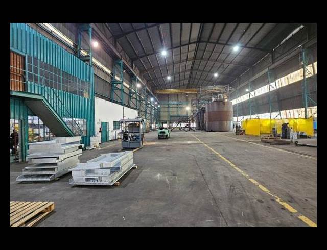 5,600M² WAREHOUSE TO LET IN ANDERBOLT