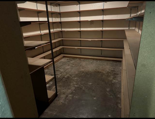 Business property to rent in FAIRVIEW