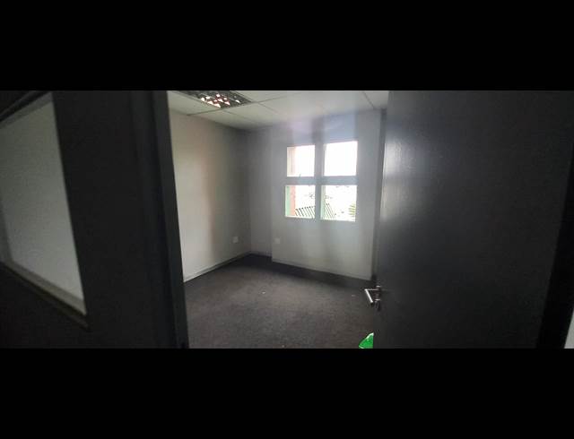 125M² BUSINESS TO LET IN HIGHVELD