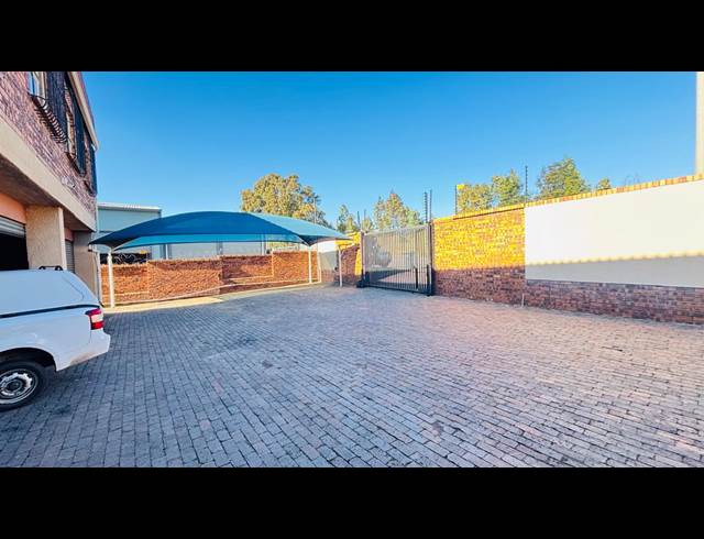 800M² OFFICE TO LET IN FLORIDA