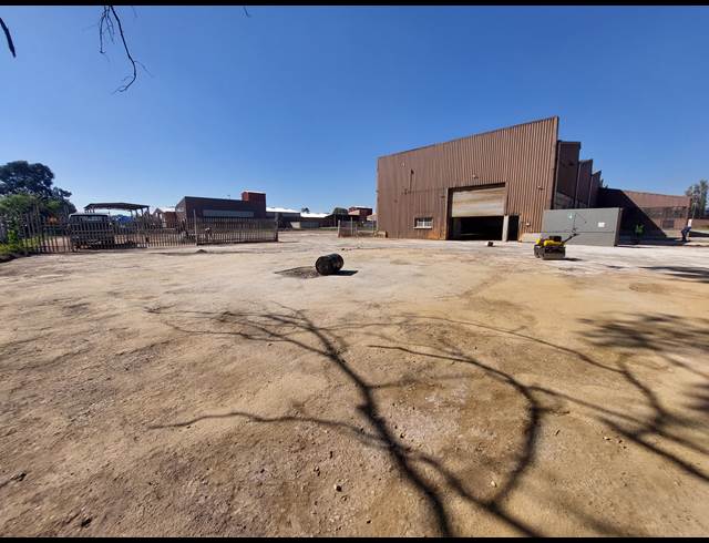 568M² FACTORY TO LET IN ANDERBOLT