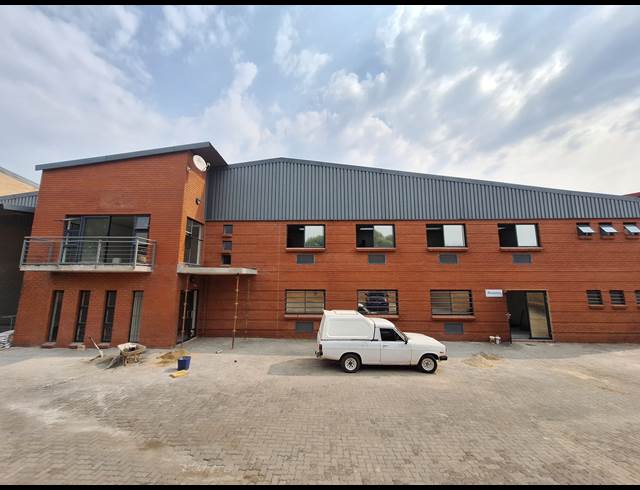 846M² WAREHOUSE TO LET IN NORTH RIDING