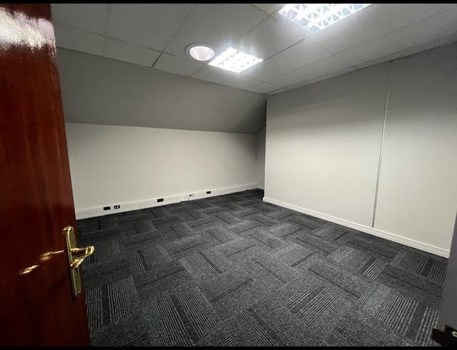 100M² OFFICE TO LET IN ROSEBANK
