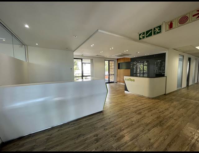 725M² OFFICE TO LET IN BRYANSTON