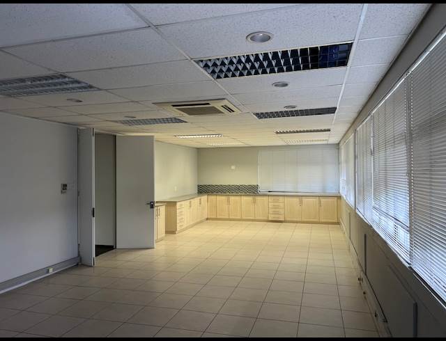 470.60M² OFFICE TO LET IN PAROW NORTH