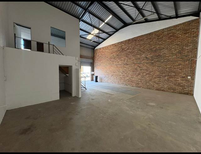 274M² WAREHOUSE TO LET IN BROADLANDS PARK