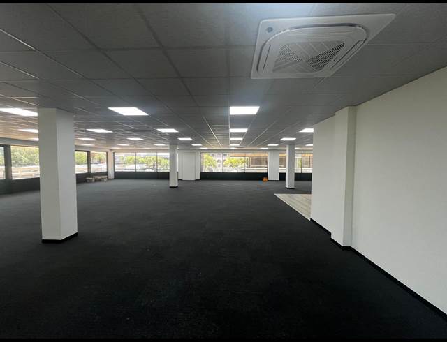 405.70M² OFFICE TO LET IN BEDFORD PARK