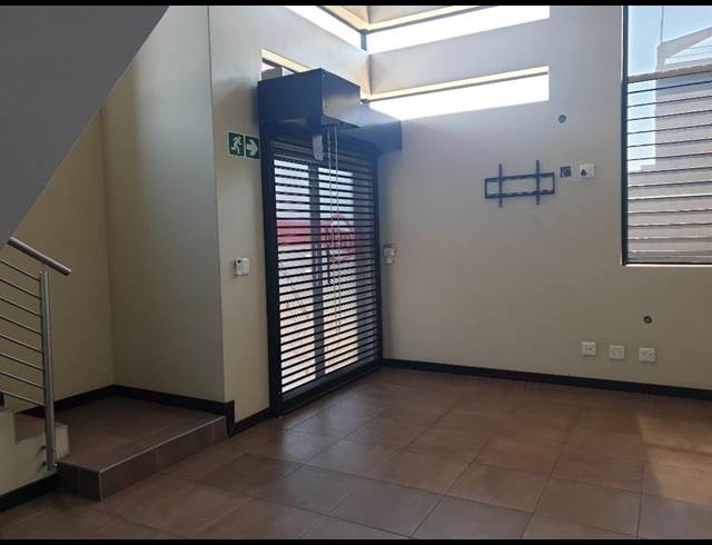 300M² OFFICE TO LET IN WADEVILLE