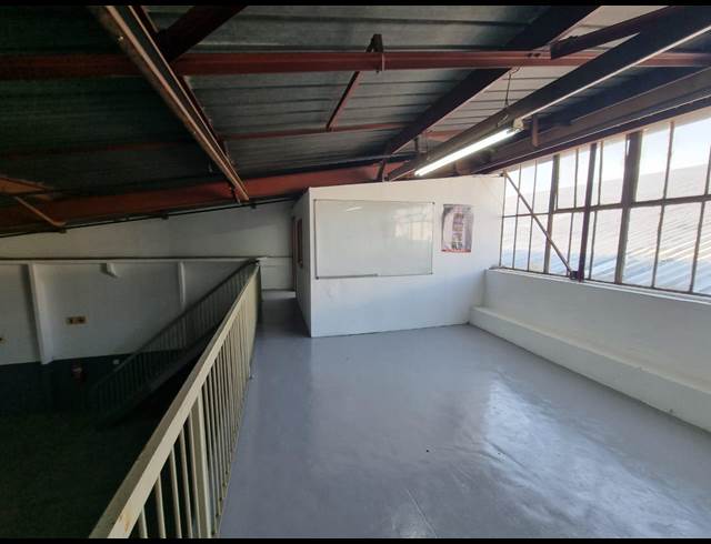 155M² WAREHOUSE TO LET IN STEELEDALE