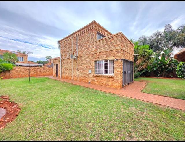 3 BEDROOM PROPERTY TO RENT IN HONEYHILLS