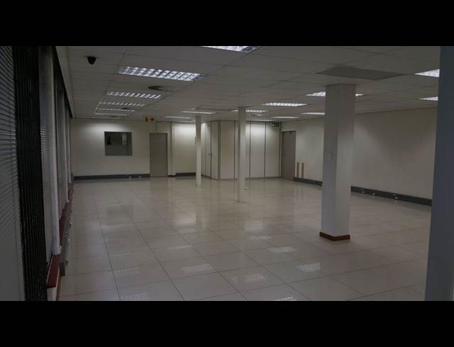 1,386M² WAREHOUSE TO LET IN ISANDO