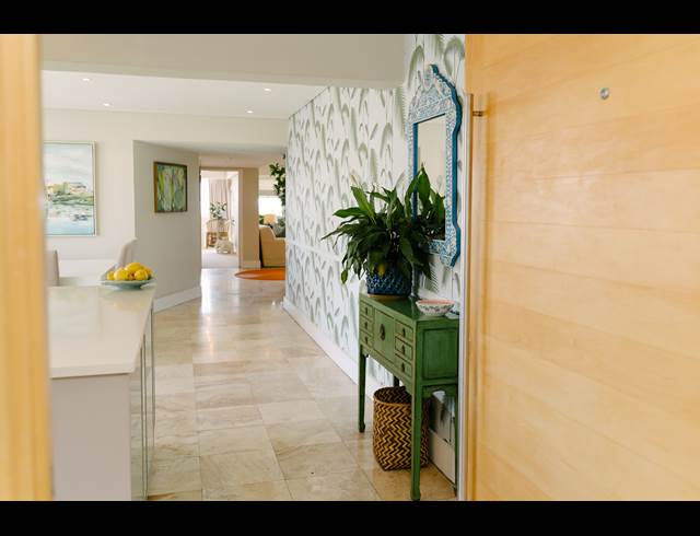 3 BEDROOM APARTMENT TO LET IN SEA POINT
