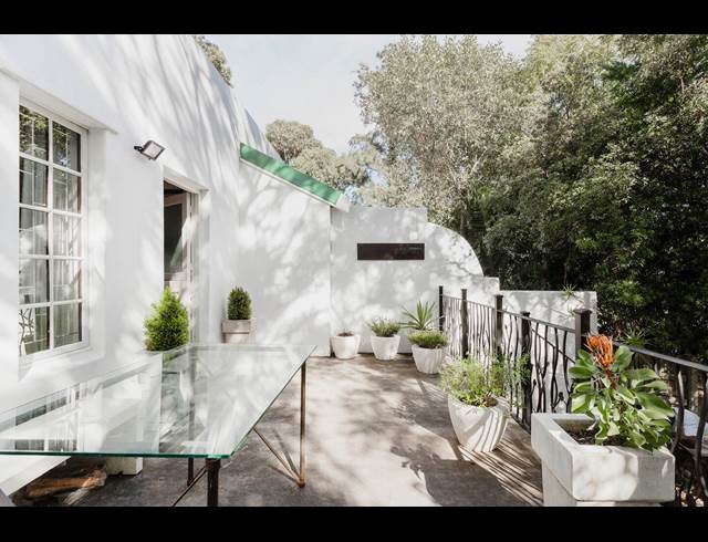 2 bed property to rent in HOUT BAY