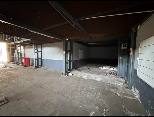 349M² WAREHOUSE TO LET IN MANUFACTA
