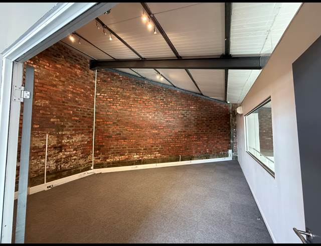 260M² OFFICE TO LET IN WOODSTOCK