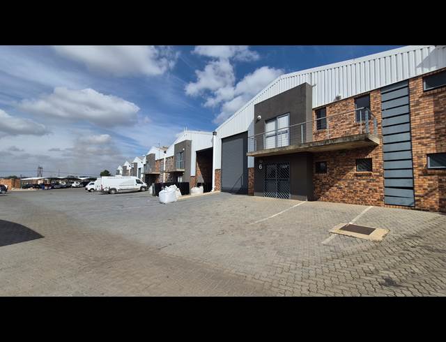 410M² FACTORY TO LET IN APEX