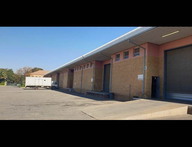2,936M² WAREHOUSE RENTED IN POMONA