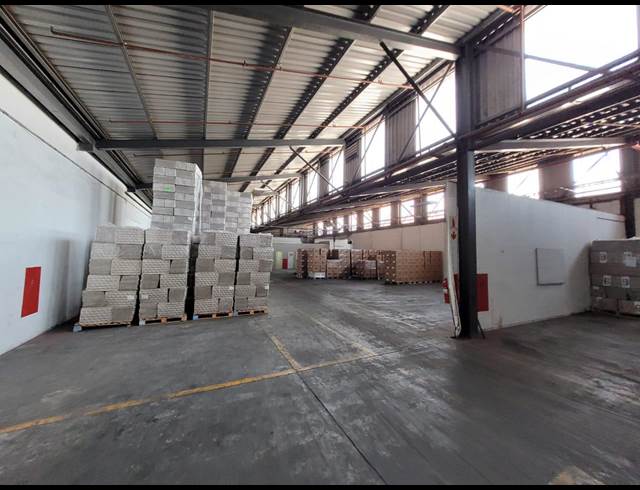 3,800M² WAREHOUSE TO LET IN ATLANTIS INDUSTRIAL