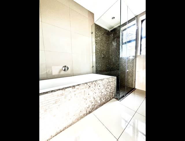 2 BEDROOM APARTMENT TO LET IN PARKMORE