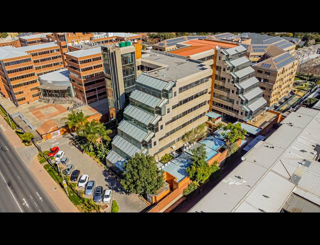 3,514M² OFFICE TO LET IN FERNDALE