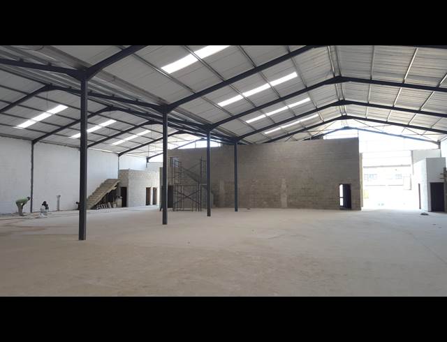 1,246M² FACTORY TO LET IN SAXON INDUSTRIAL
