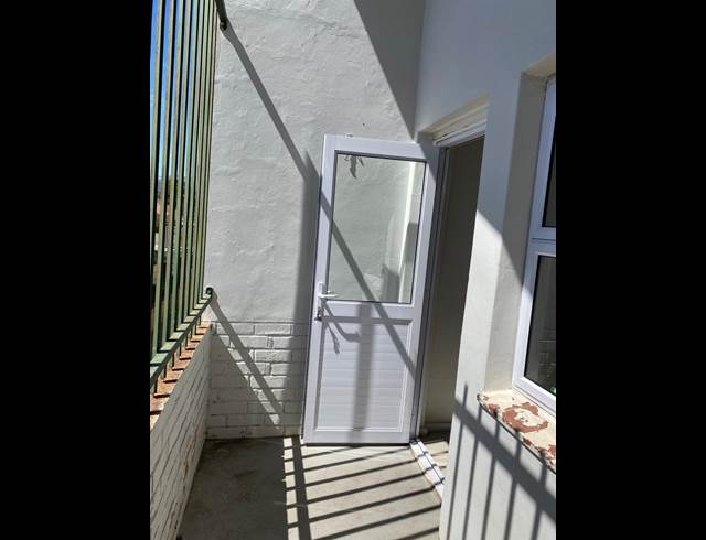 2 bed property to rent in LANGERUG