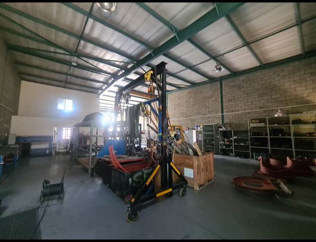 332M² WAREHOUSE TO LET IN LINBRO PARK