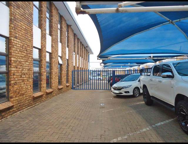 685M² WAREHOUSE TO LET IN JET PARK
