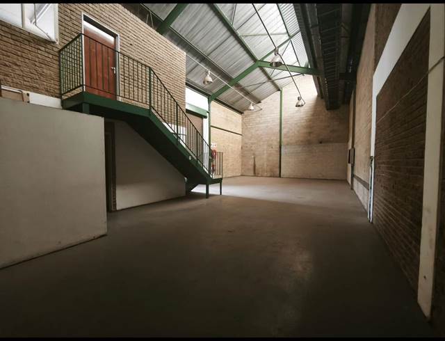 183M² WAREHOUSE TO LET IN ROBERTVILLE