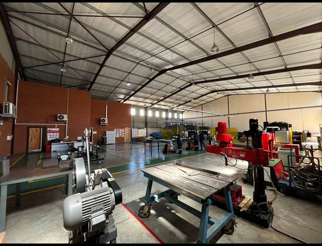 941M² WAREHOUSE TO LET IN DALPARK