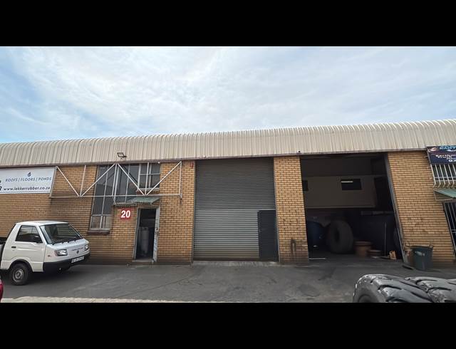 155M² WAREHOUSE TO LET IN JET PARK