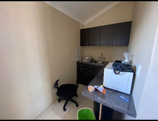 50M² BUSINESS TO LET IN BROOKLYN