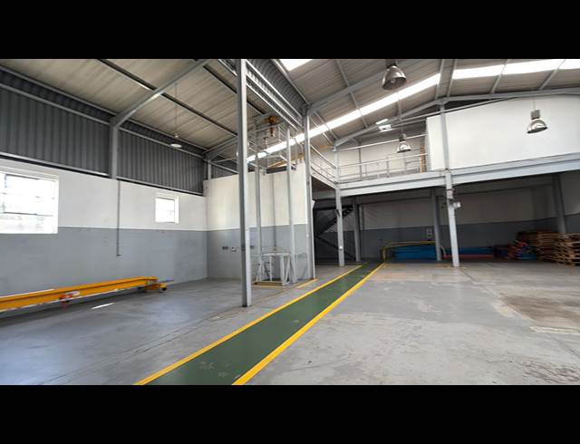 800M² WAREHOUSE TO LET IN EASTLEIGH