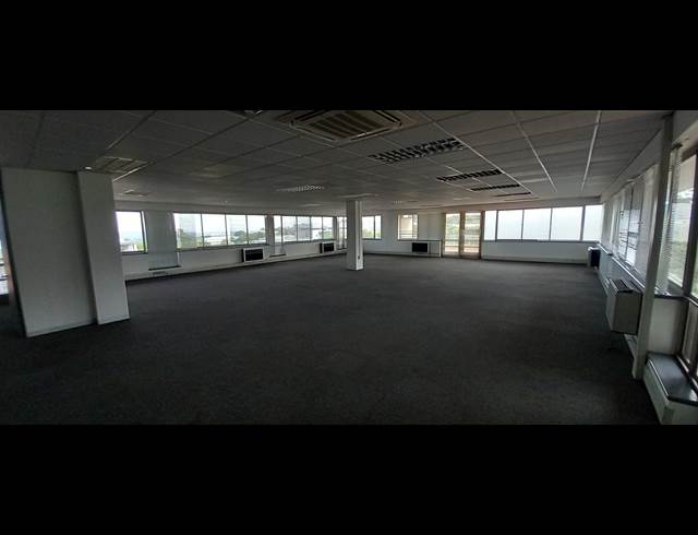 1,089M² OFFICE TO LET IN WOODMEAD