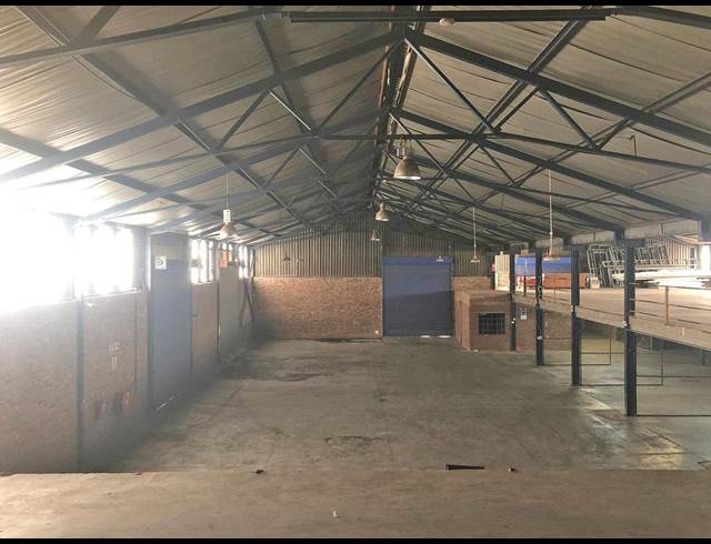 2,800M² WORKSHOP TO LET IN SEBENZA