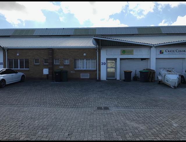 100M² WAREHOUSE TO LET IN THORNTON
