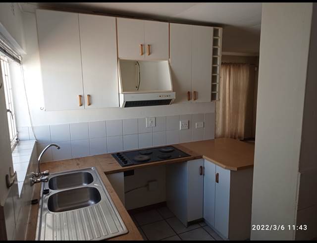 2 bed property to rent in SOMERSET PARK