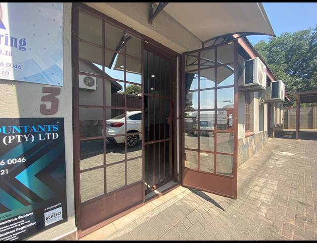 70M² OFFICE TO LET IN MODEL PARK