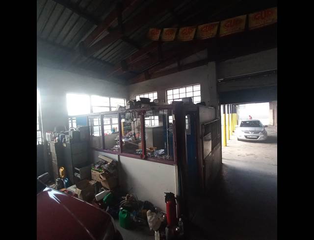 270M² WAREHOUSE TO LET IN CITY WEST
