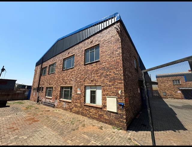 800M² WAREHOUSE TO LET IN WADEVILLE