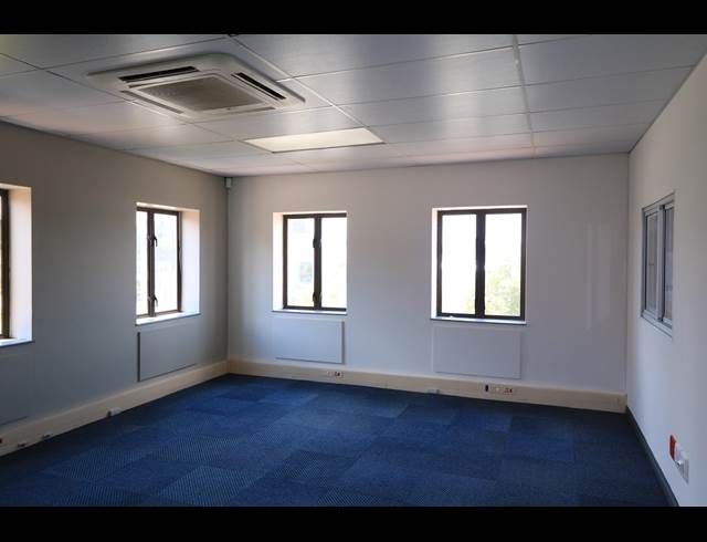 60M² OFFICE TO LET IN OLIVEDALE
