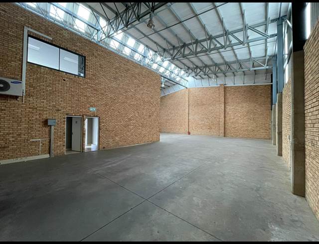 470M² WAREHOUSE TO LET IN HONEYDEW