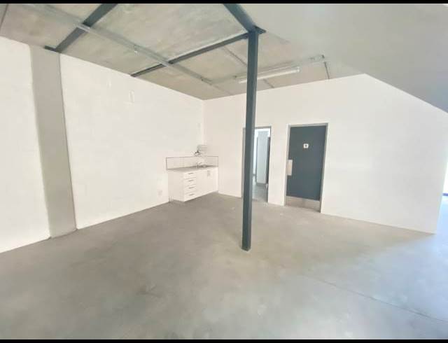 608M² WAREHOUSE TO LET IN STIKLAND INDUSTRIAL