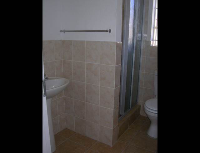 2 bed property to rent in ELSPARK