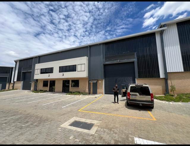 558M² WAREHOUSE TO LET IN SAMRAND BUSINESS PARK