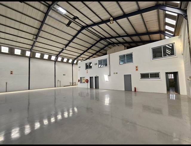 1,250M² WAREHOUSE TO LET IN KILLARNEY GARDENS