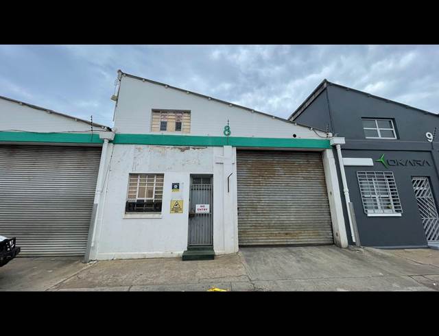 350M² WAREHOUSE RENTED IN NORTH END