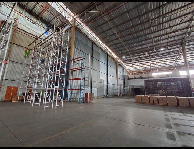 8,558M² WAREHOUSE TO LET IN DENVER